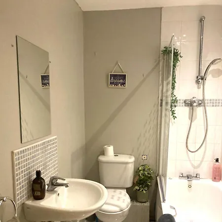 2-Bed Apartment In Belfast Near City Centre Exterior photo